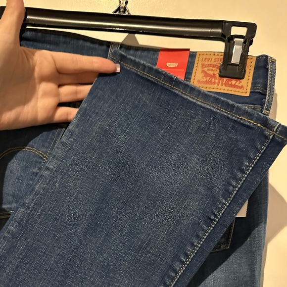 Levi's Women's 715 Bootcut Blue Jeans 30X34 Mid rise slim through hip and thigh. - Picture 7 of 7